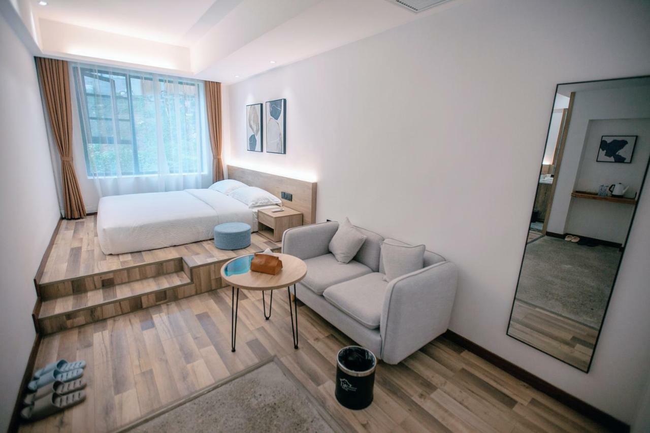 Whispering Mountain - Family Suite with Balcony